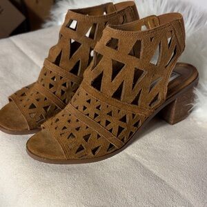 Steve Madden Tan Suede Cutout Block Heel Sandals
